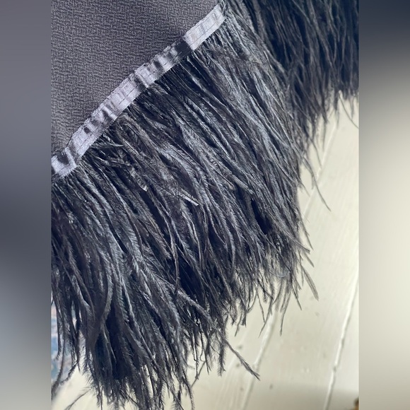 BRITT RYAN BLACK FEATHER LAME OSTRICH THREE QUARTER SLEEVE COCKTAIL DRESS - Picture 3 of 10